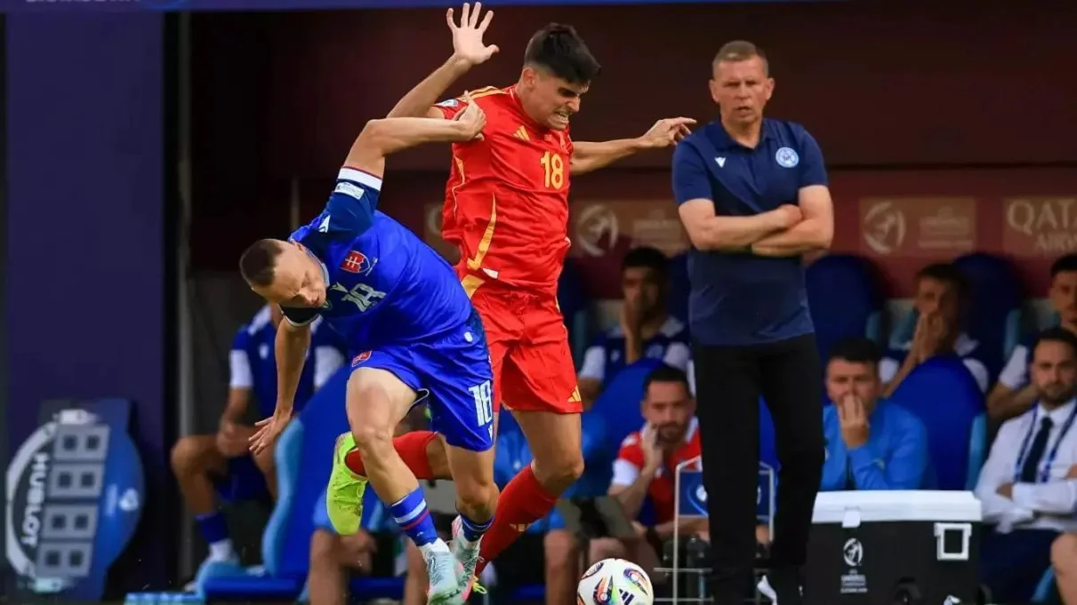 Жерар Мартін у матчі проти Словаччини / EFE