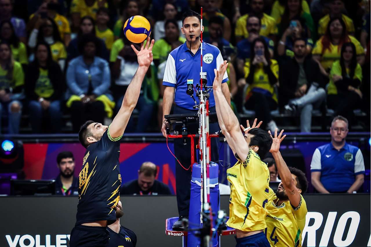 Українці дотиснути бразильців не змогли / фото: FIVB
