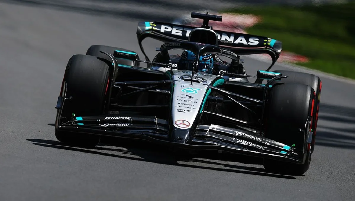 Болид Мерседес / Стоп-кадр