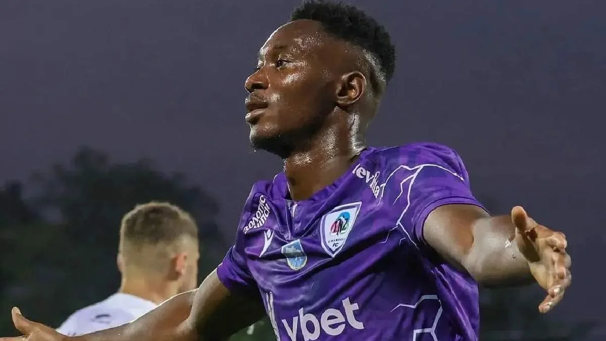 Францис Момо / ФК ЛНЗ