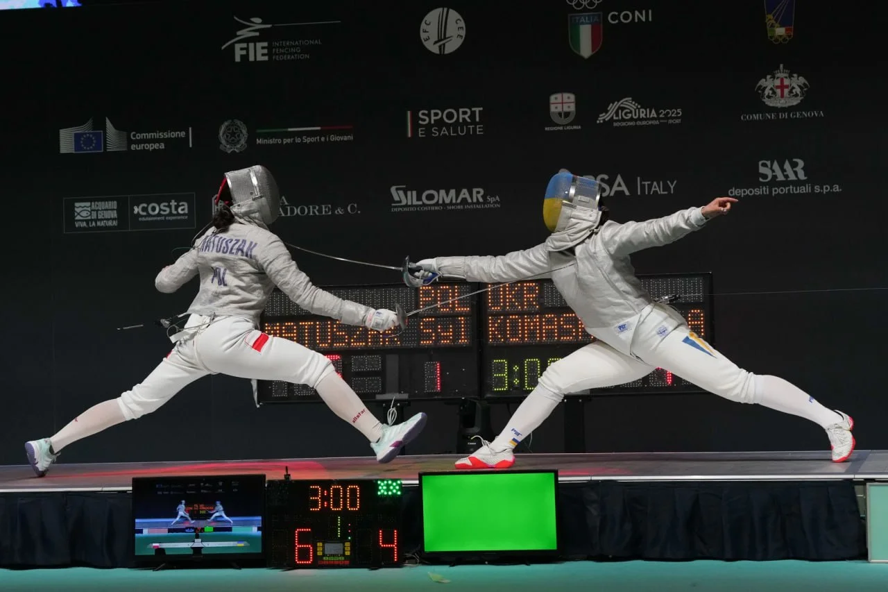 Алина Комащук (справа) / фото: fie.org