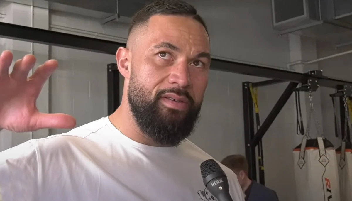 Джозеф Паркер / Стоп-кадр из видео