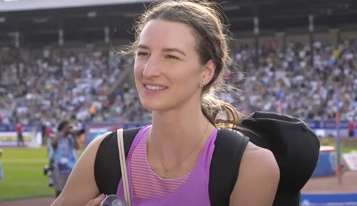 Нікола Оліслагерс / Стоп-кадр з відео