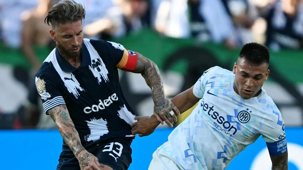 Серхио Рамос и Лаутаро Мартинес /Photo by YURI CORTEZ/AFP via Getty Images