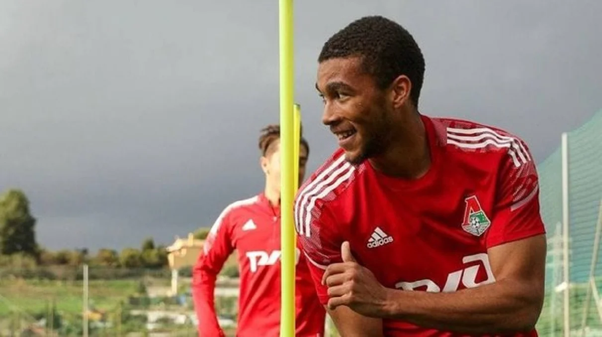 "Агент" Мампассі свою місію виконав / Фото з "болотних" джерел