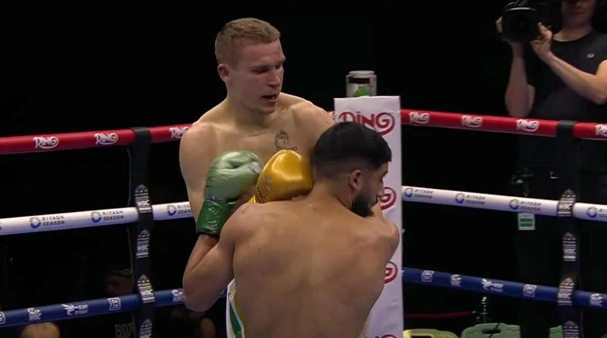 Лозан відправляє Басрана на настил / Скрін