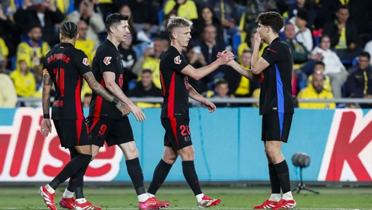 Роберт Левандовски с одноклубниками / фото: официальный сайт Ла Лиги