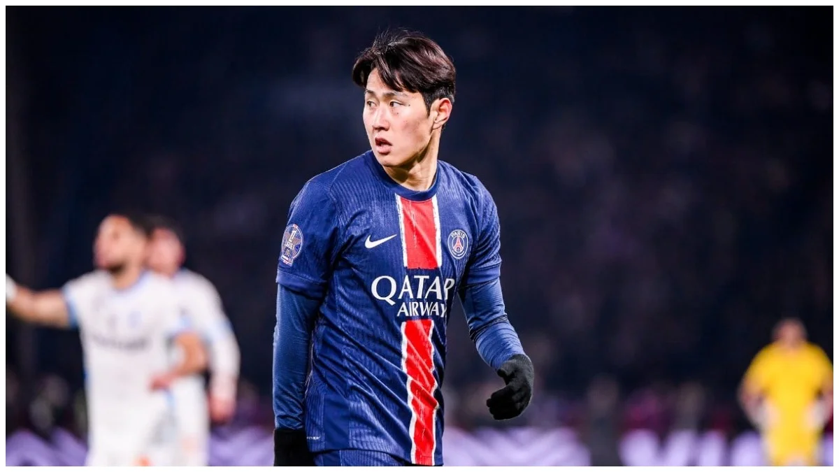 Фото к новости: КНДР замаскировала игрока ПСЖ в эфире Клубного ЧМ-2025 – цензура на максимум