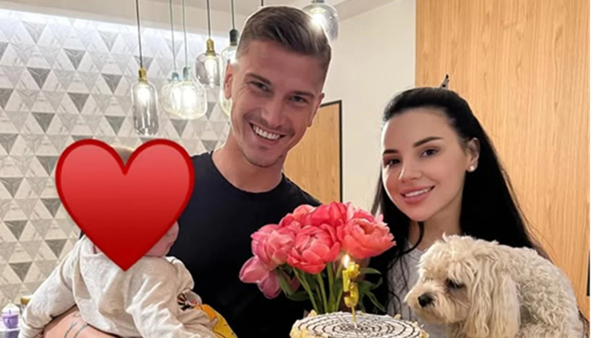 Денис Янаков з дружиною та донечкою / фото: соцмережі