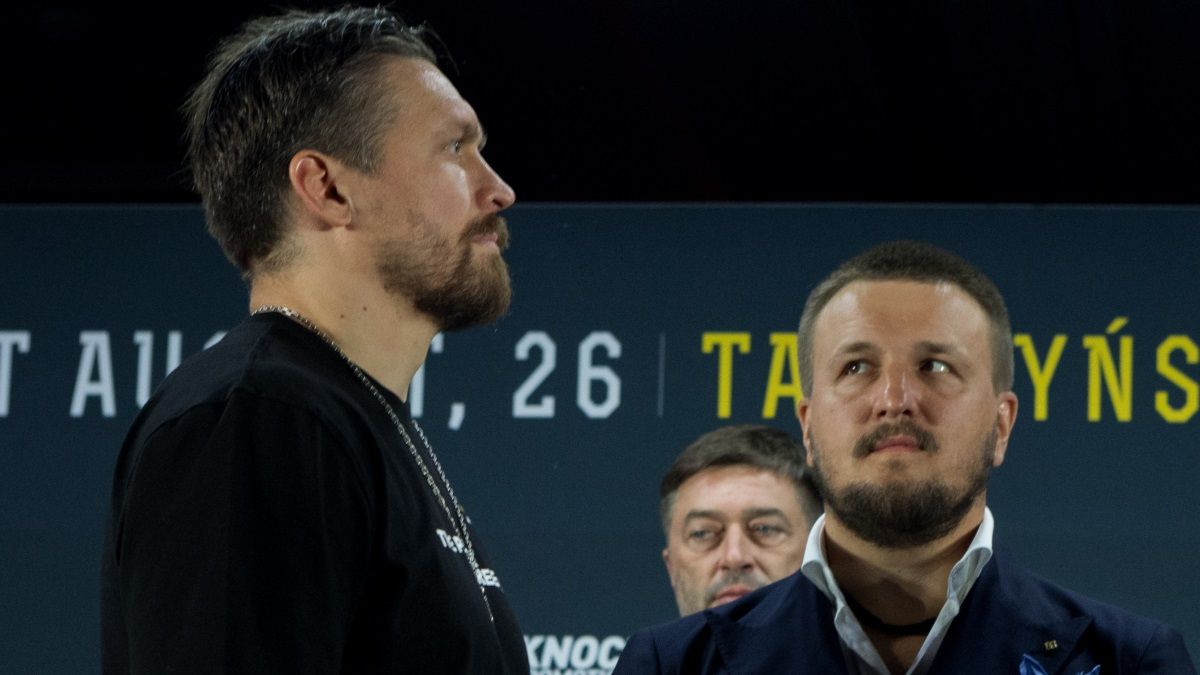 Олександр Усик і Олександр Красюк / Getty Images