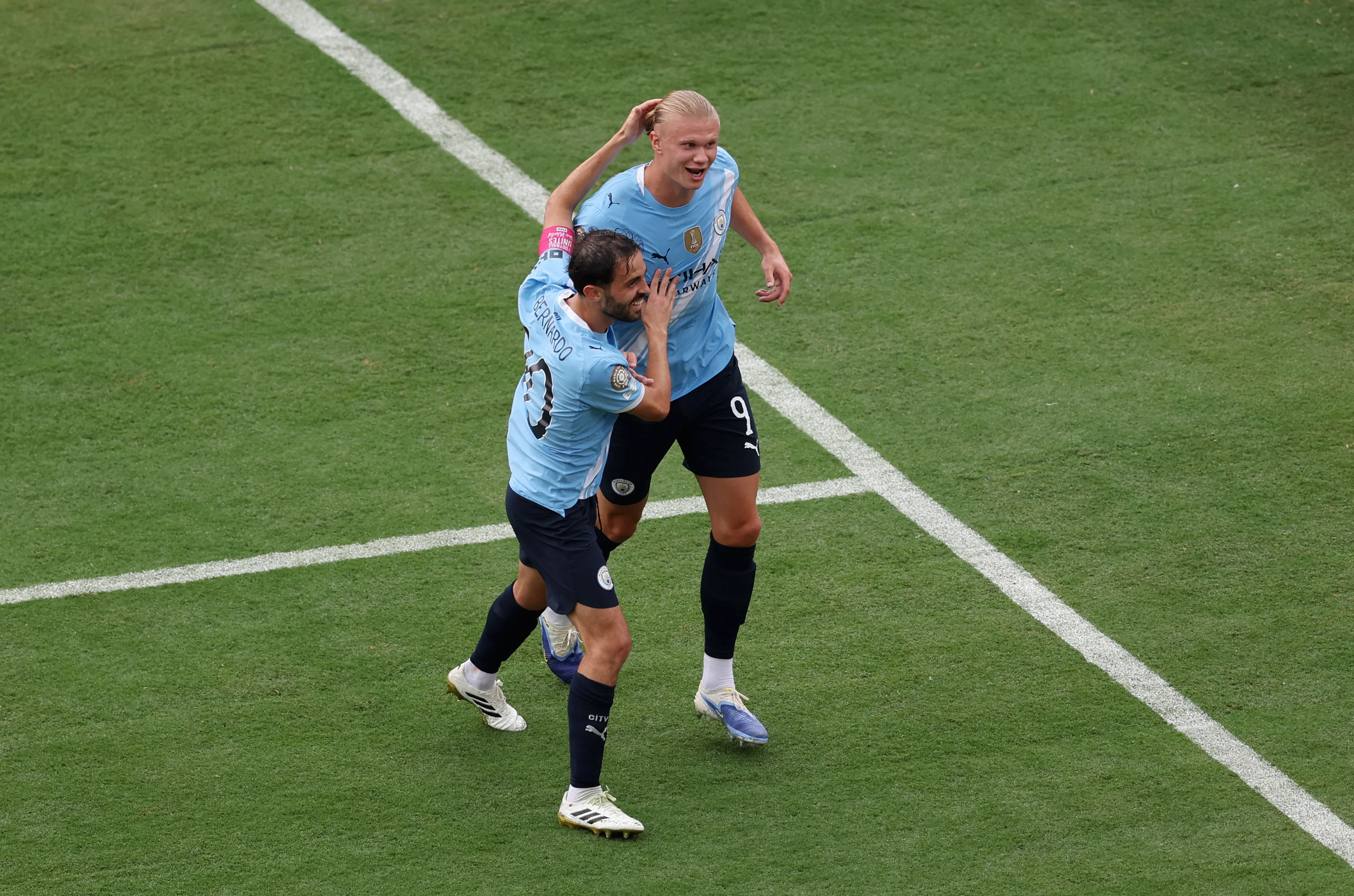 Холанд и Бернарду Силва / фото: Getty images