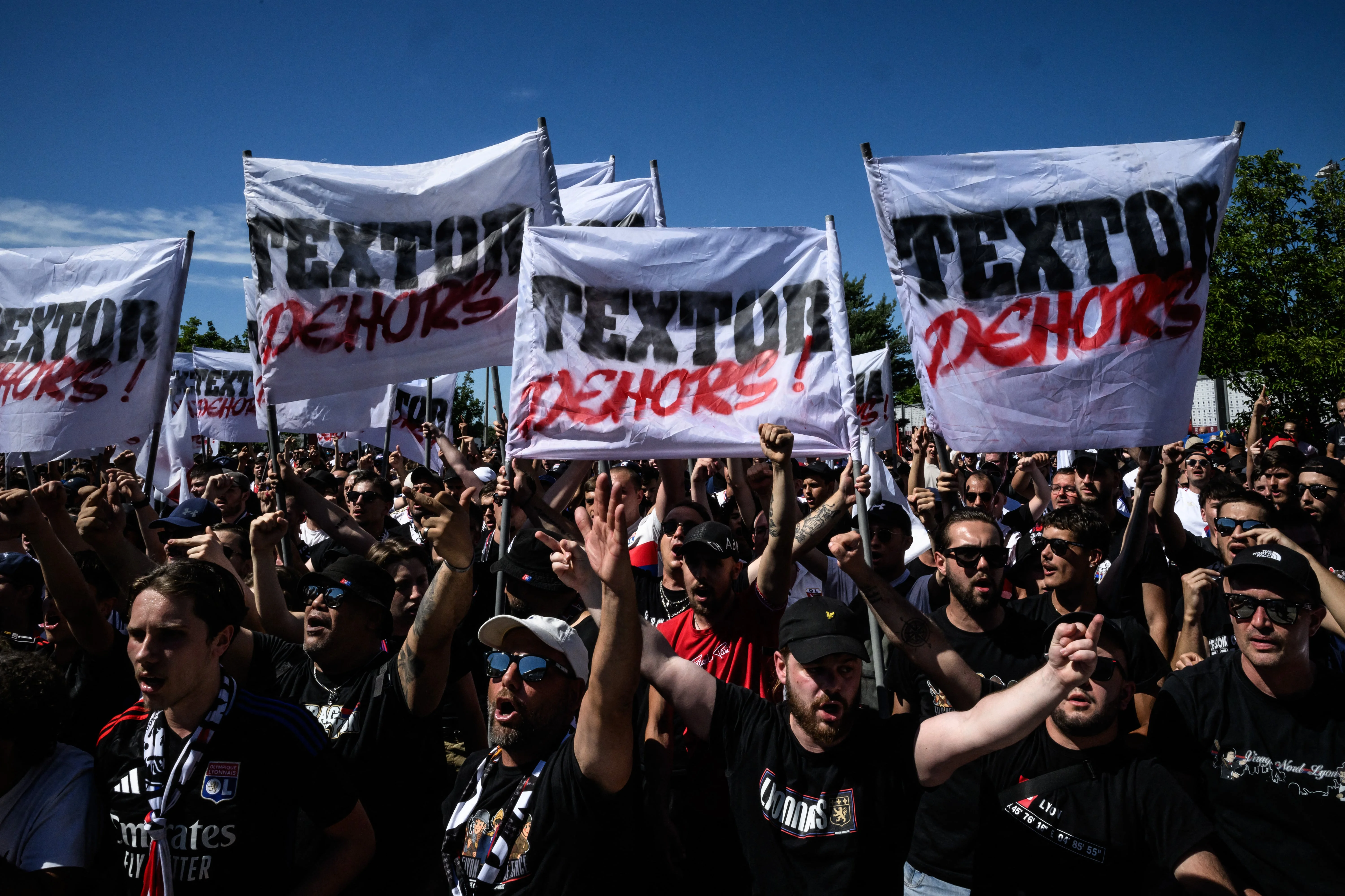 Фанати Ліона / Photo by JEFF PACHOUD / AFP) (Photo by JEFF PACHOUD/AFP via Getty Images