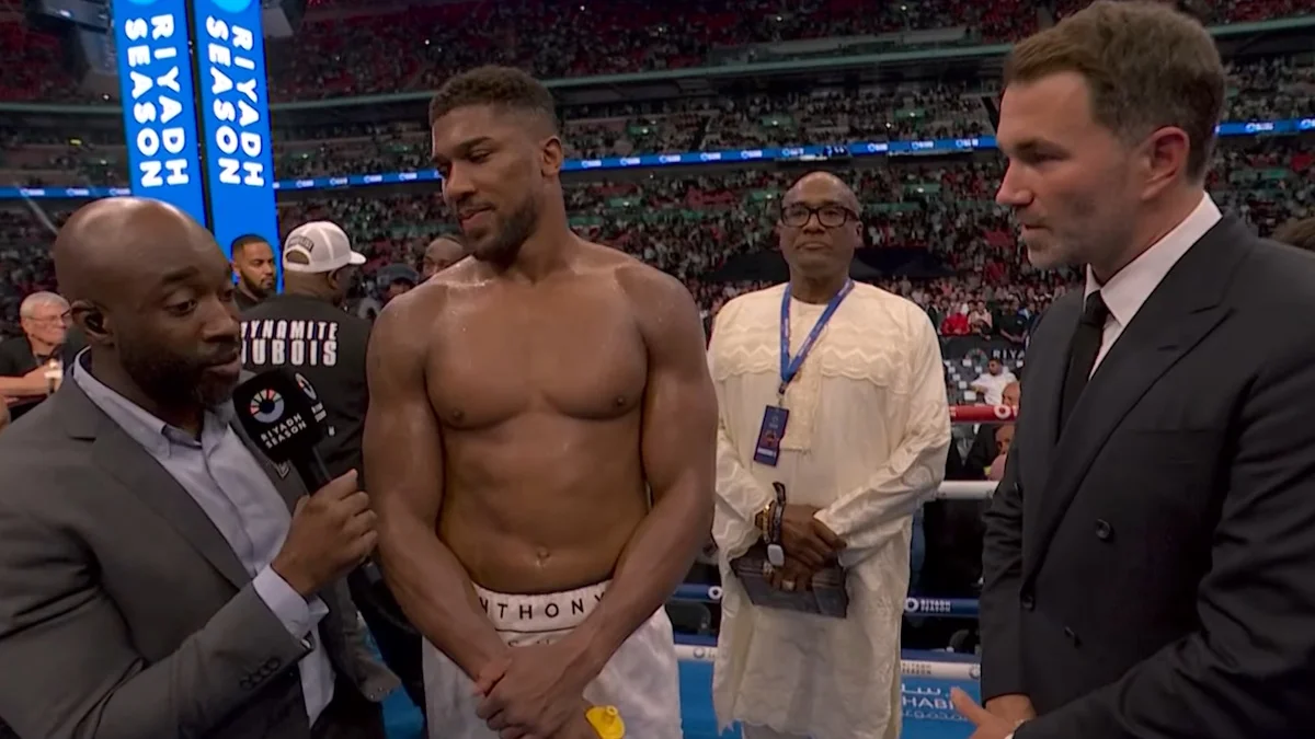 Ентоні Джошуа та Едді Хірн (праворуч) / Скріншот