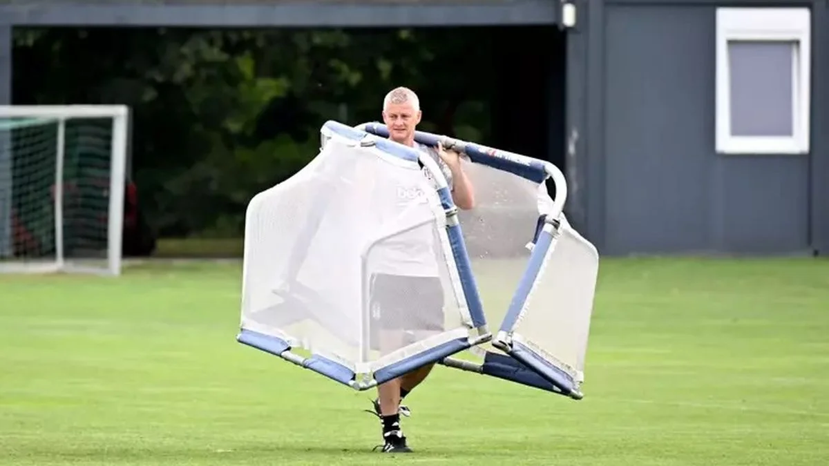  Уле Гуннар Сульшер / DHA