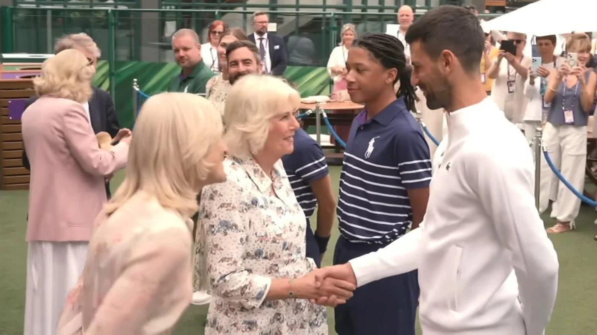 Королева-консорт Камилла и Новак Джокович / Скриншот