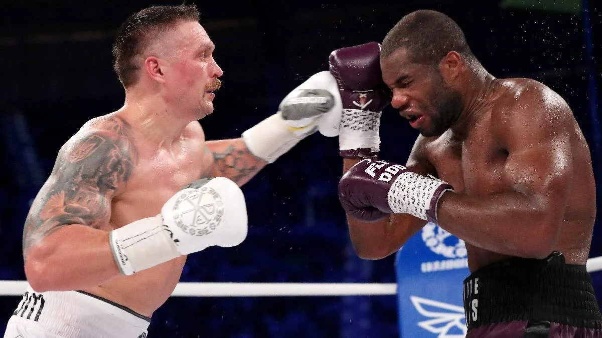 Александр Усик и Даниэль Дюбуа / Photo by Gabriel Kuchta/Getty Images