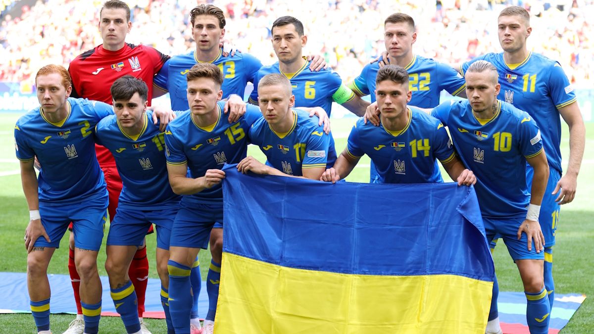 Лунин и Довбик в составе сборной Украины / фото: GettyImages