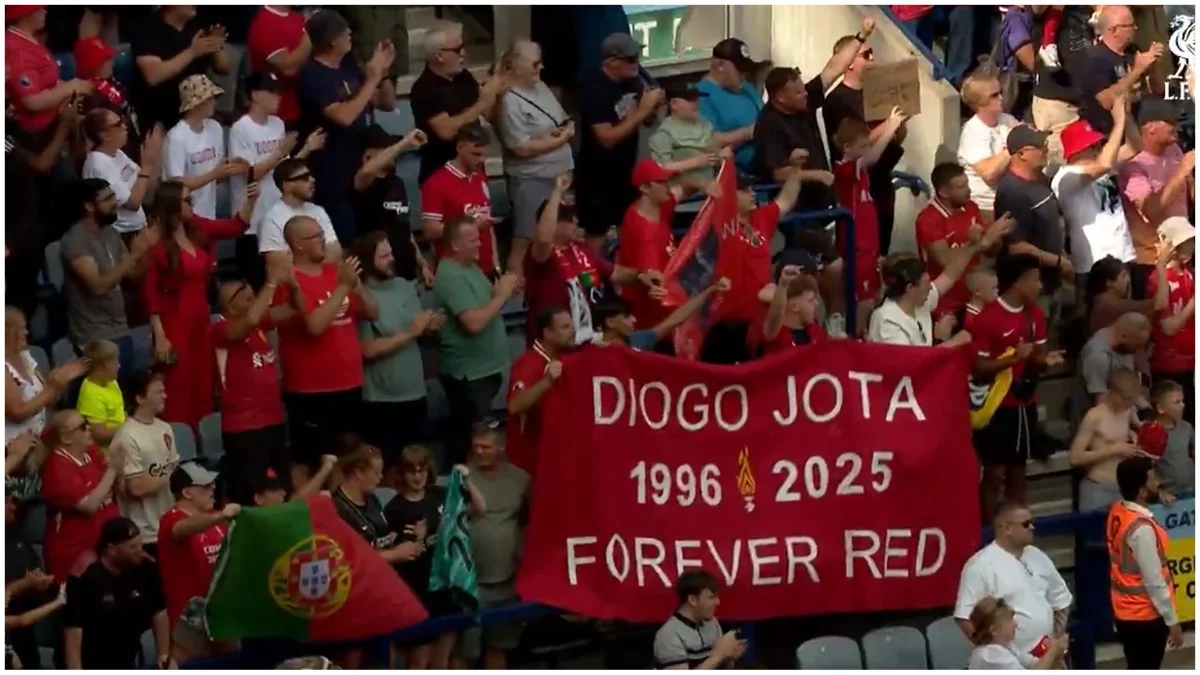 Вболівальники Ліверпуля / Скріншот