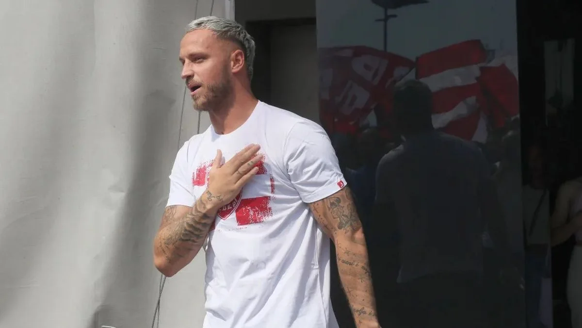 Фото к новости: Арнаутович официально перешел к друзьям России – он разбогатеет и получит должность в клубе после завершения карьеры