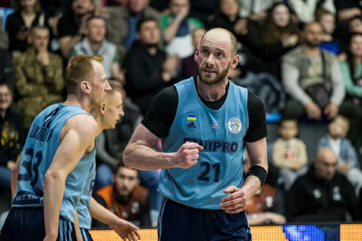 Дніпро / ФБУ