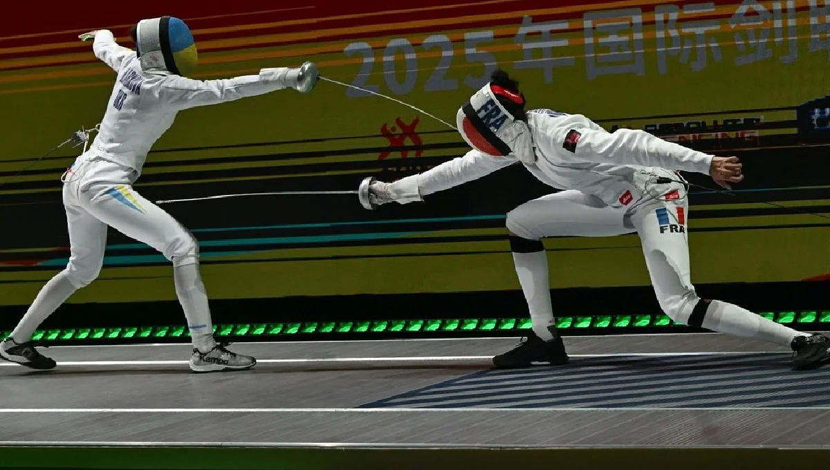 Влада Харькова побеждает Элоиз Ванриссель / Фото с instagram.com/uafencing