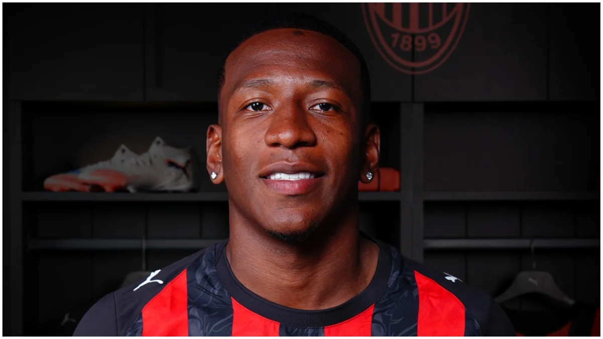 Первіс Еступіньян / ФК Мілан