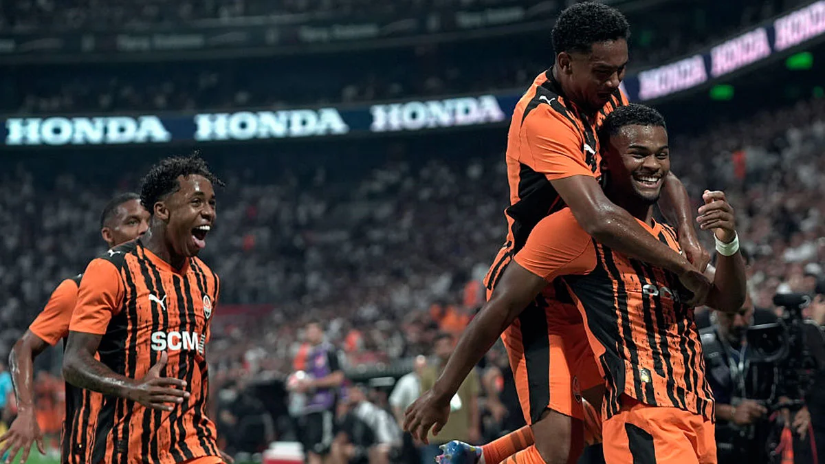 Бразильцы Шахтера празднуют победу над Бешикташем / Esra Bilgin/Anadolu via Getty Images