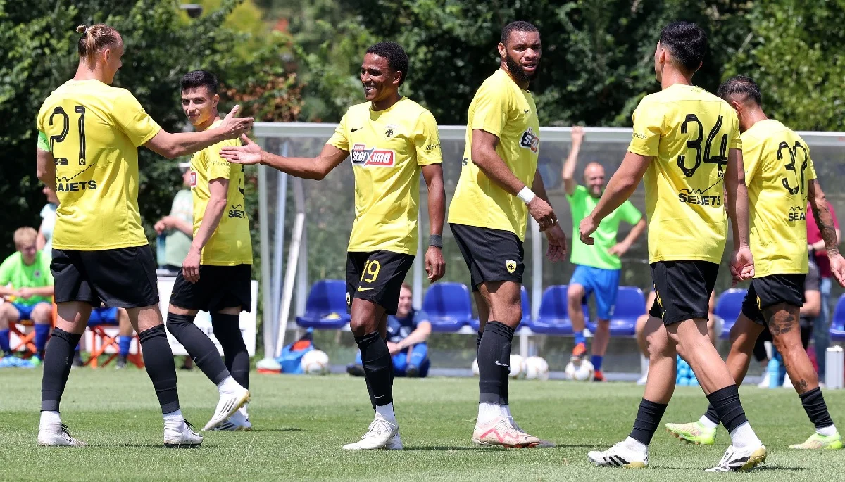 АЕК / ФК АЕК