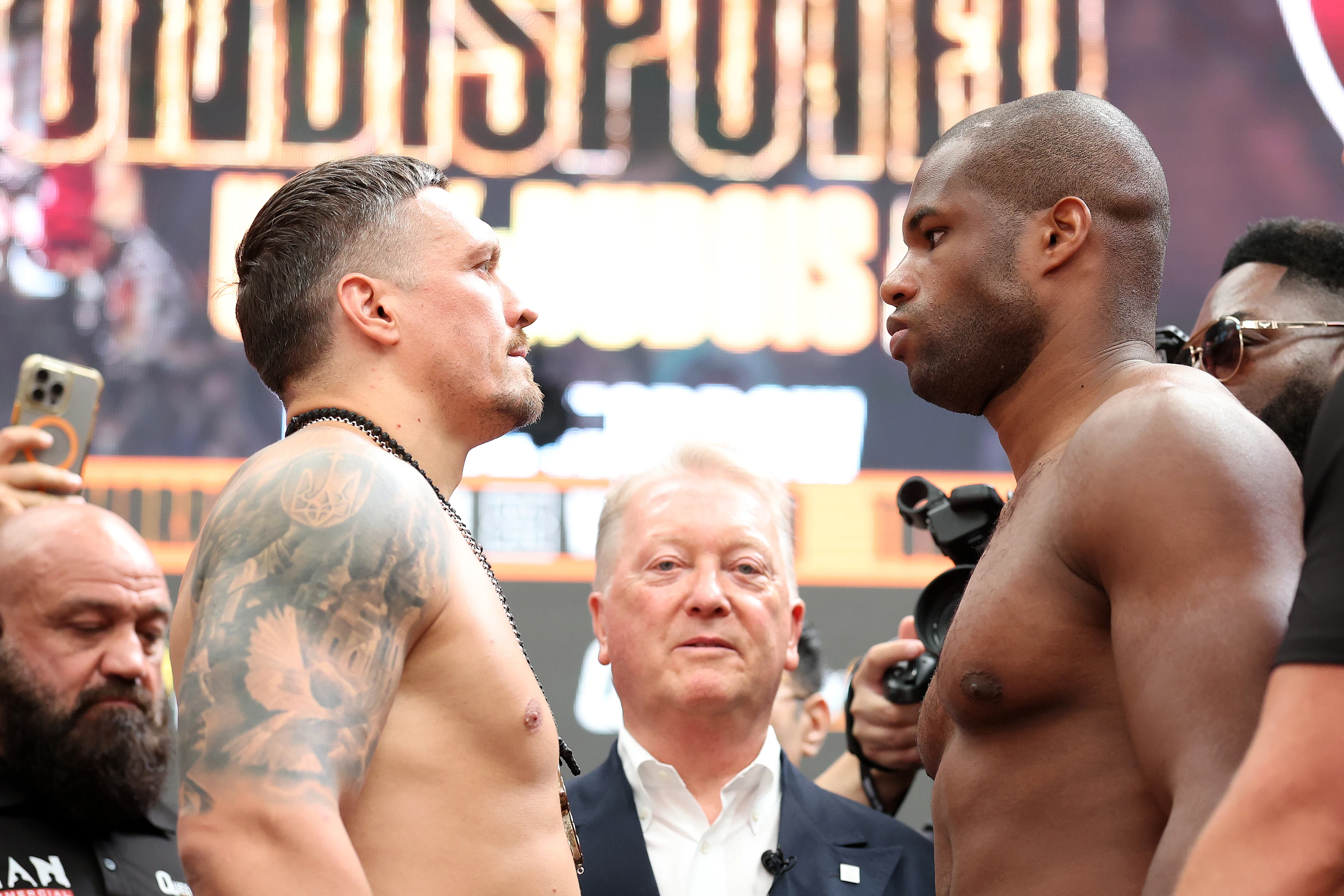 Олександр Усик і Даніель Дюбуа / Getty Images
