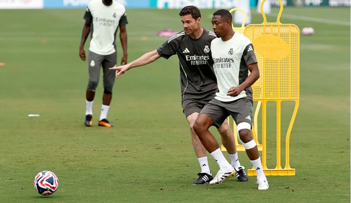 Хаби Алонсо и Дэвид Алаба / фото: JESUS ALVAREZ ORIHUELA