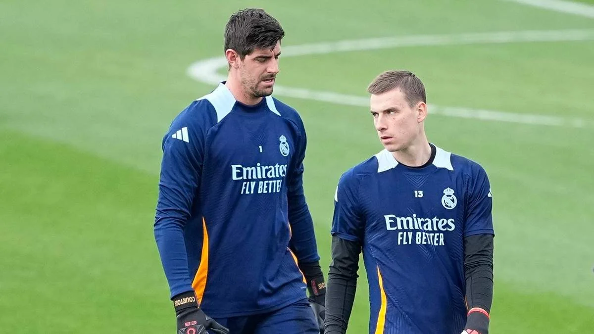 Тибо Куртуа и Андрей Лунин / фото: By Oscar J. Barroso/Europa Press via Getty Images