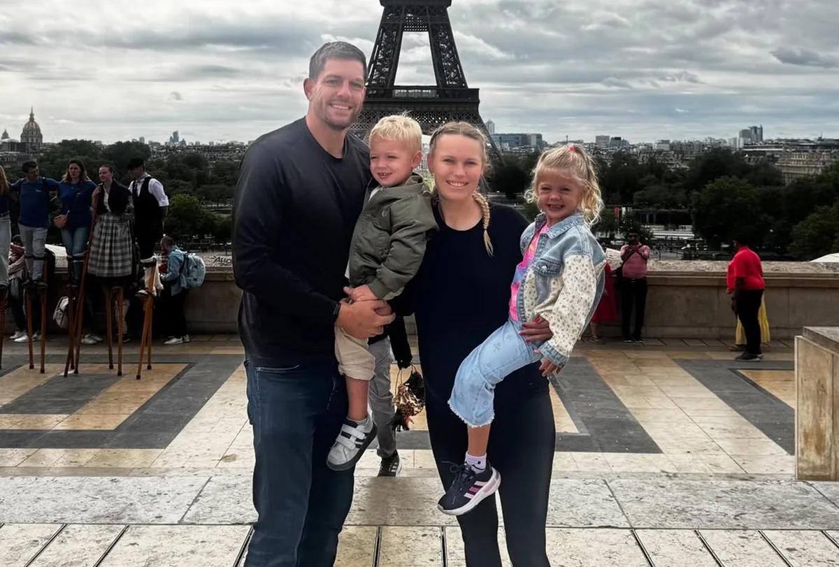 Дэвид Ли и Каролин Возняцки со старшими детьми / фото: instagram.com/carowozniacki