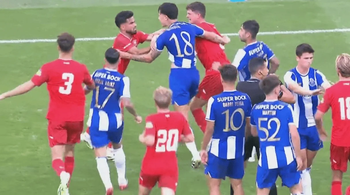 Бійка Порту і Твенте / Скрін