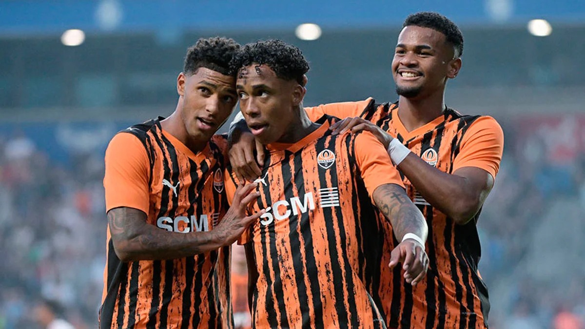 Фото к новости: Шахтер прошел в следующий раунд Лиги Европы, во второй раз переиграв Бешикташ – Кевин сдержал слово, снова забив туркам