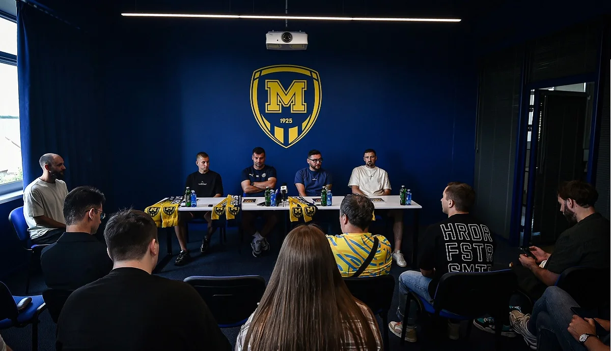 Бартуловіч і Ко на зустрічі із журналістами / Фото Металіст 1925