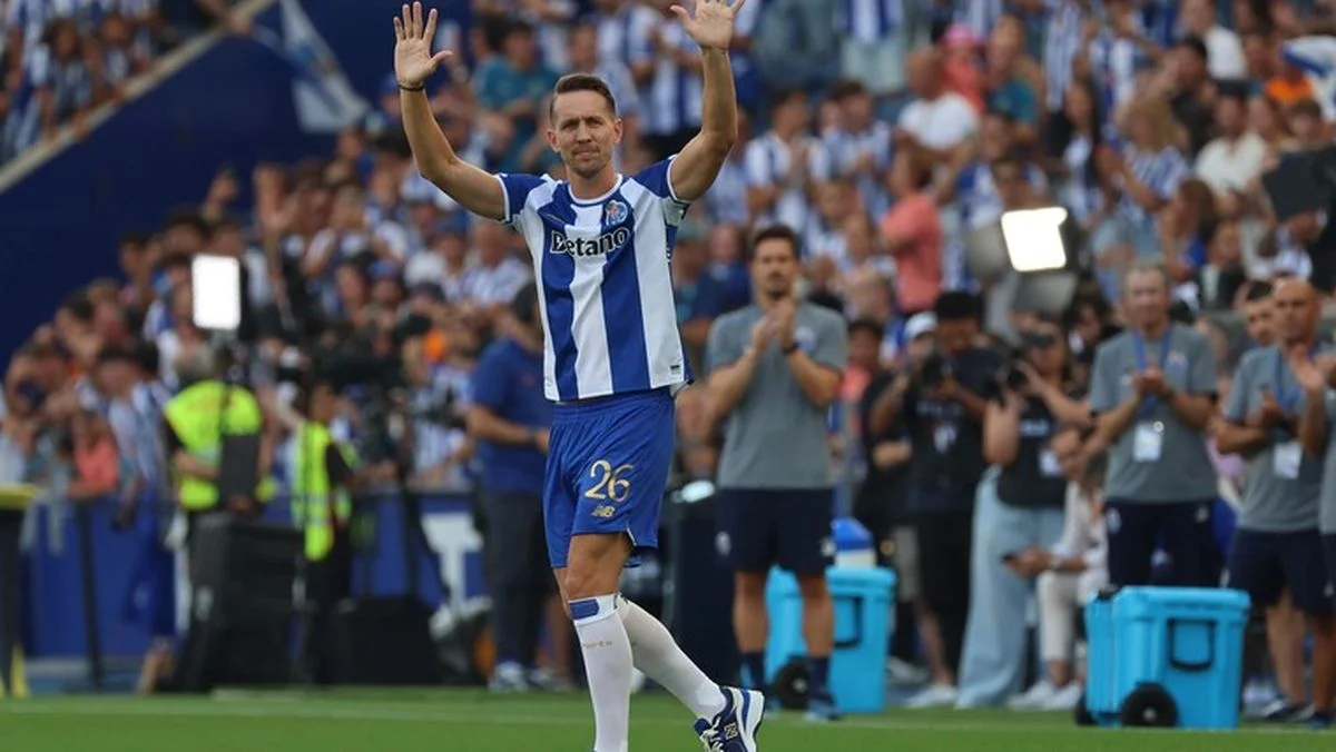 Люк де Йонг / Pro Shots