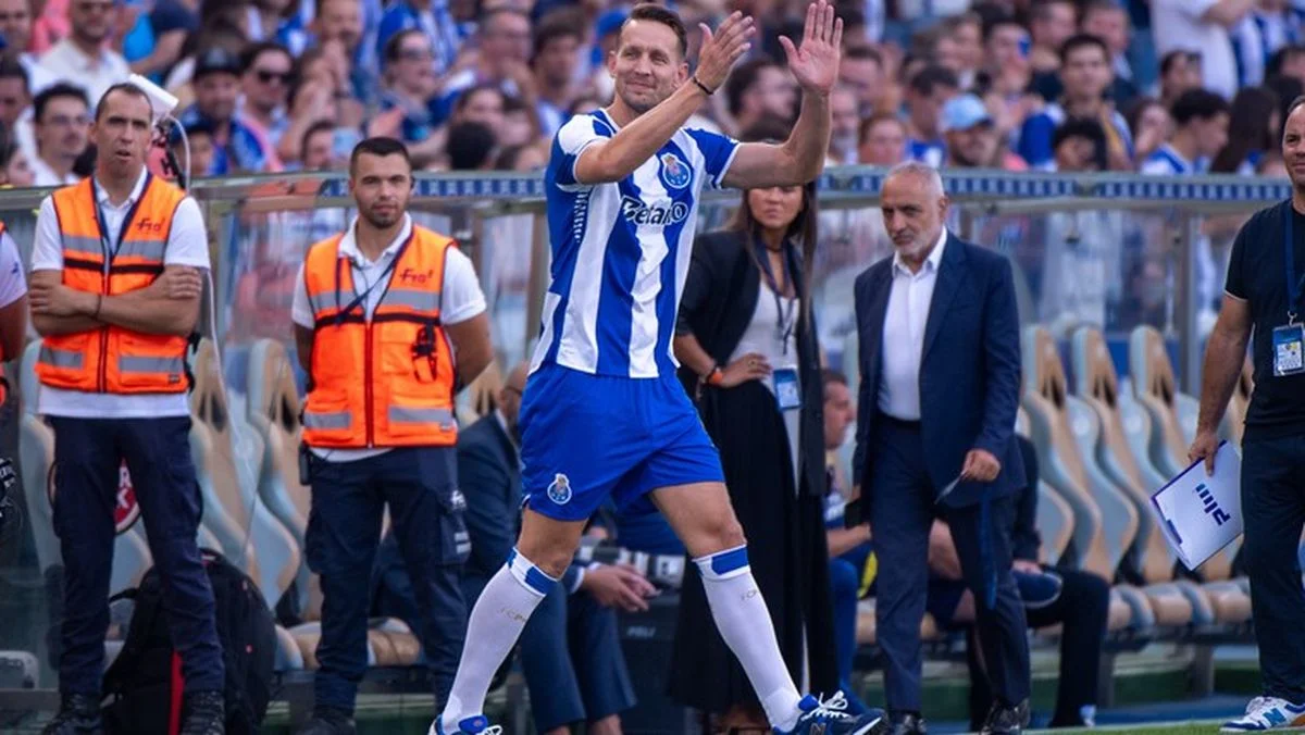 Люк де Йонг / Pro Shots