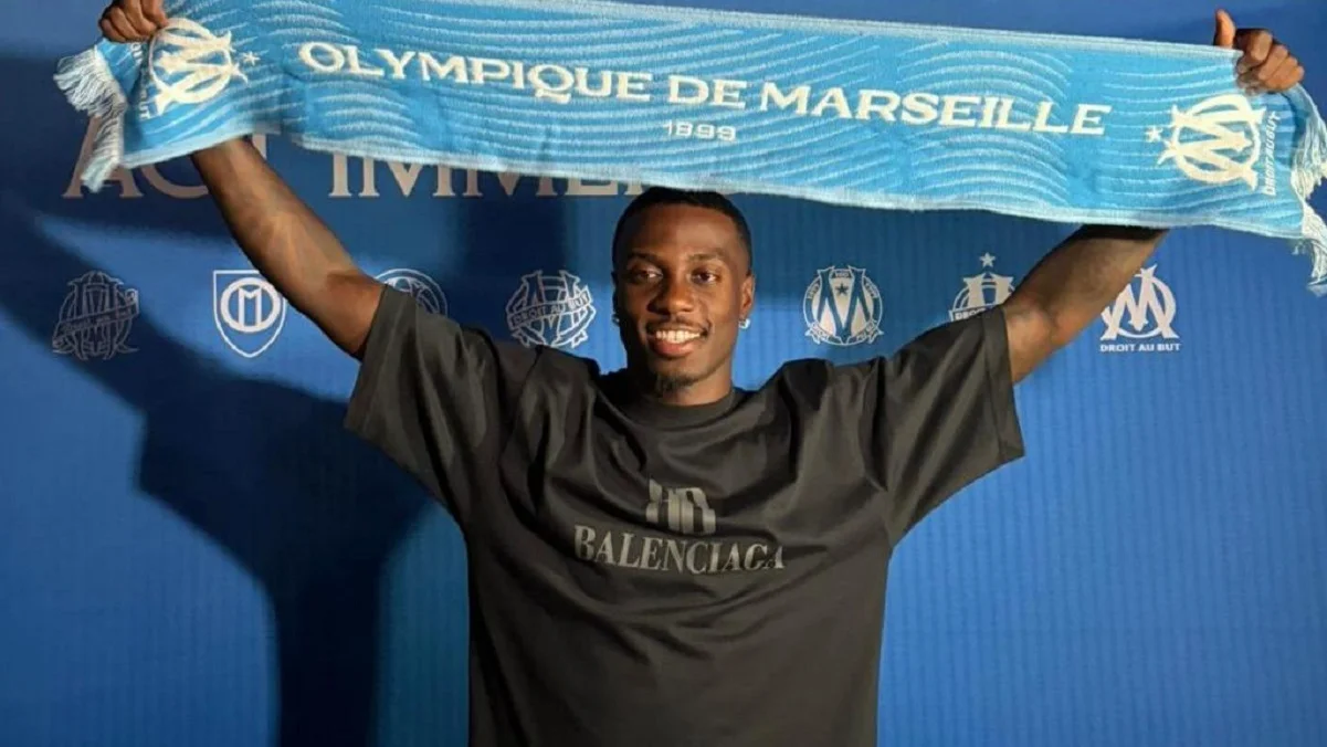 Фото к новости: Ювентус официально избавился своего главного универсала – он перешел в клуб, в котором играл его отец