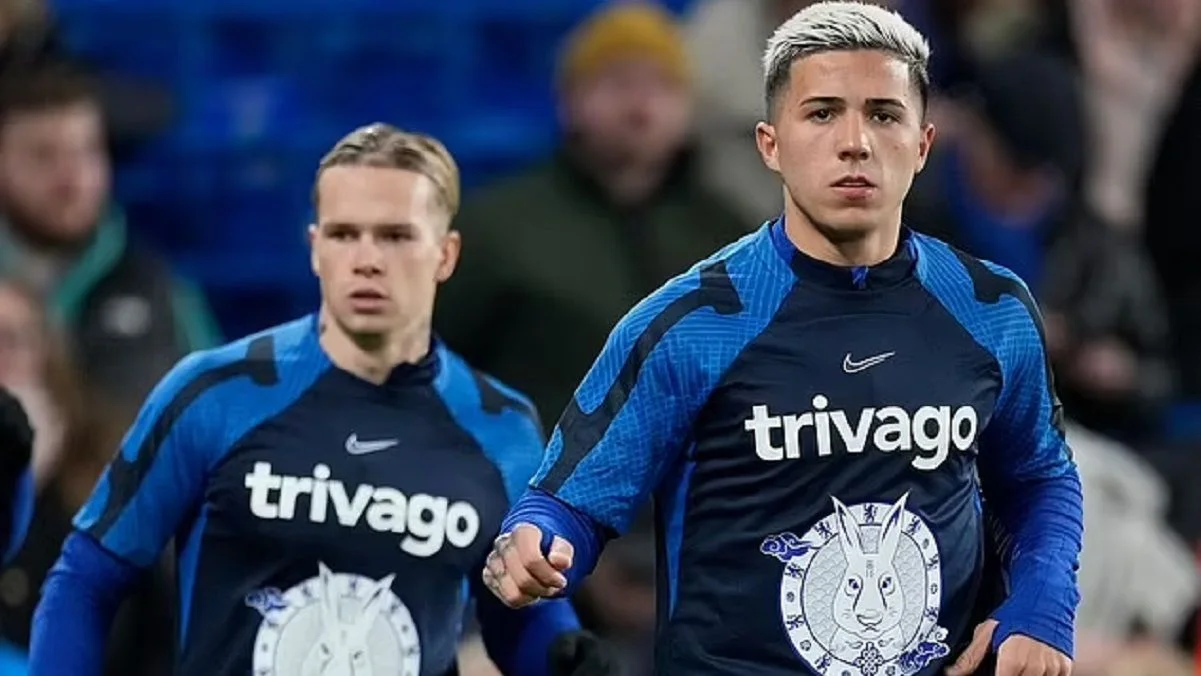 Михаил Мудрик и Энцо Фернандес / фото: Shutterstock