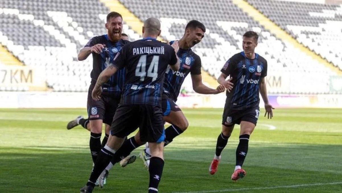 Ярослав Ракицкий (по центру) / фото: ФК Черноморец