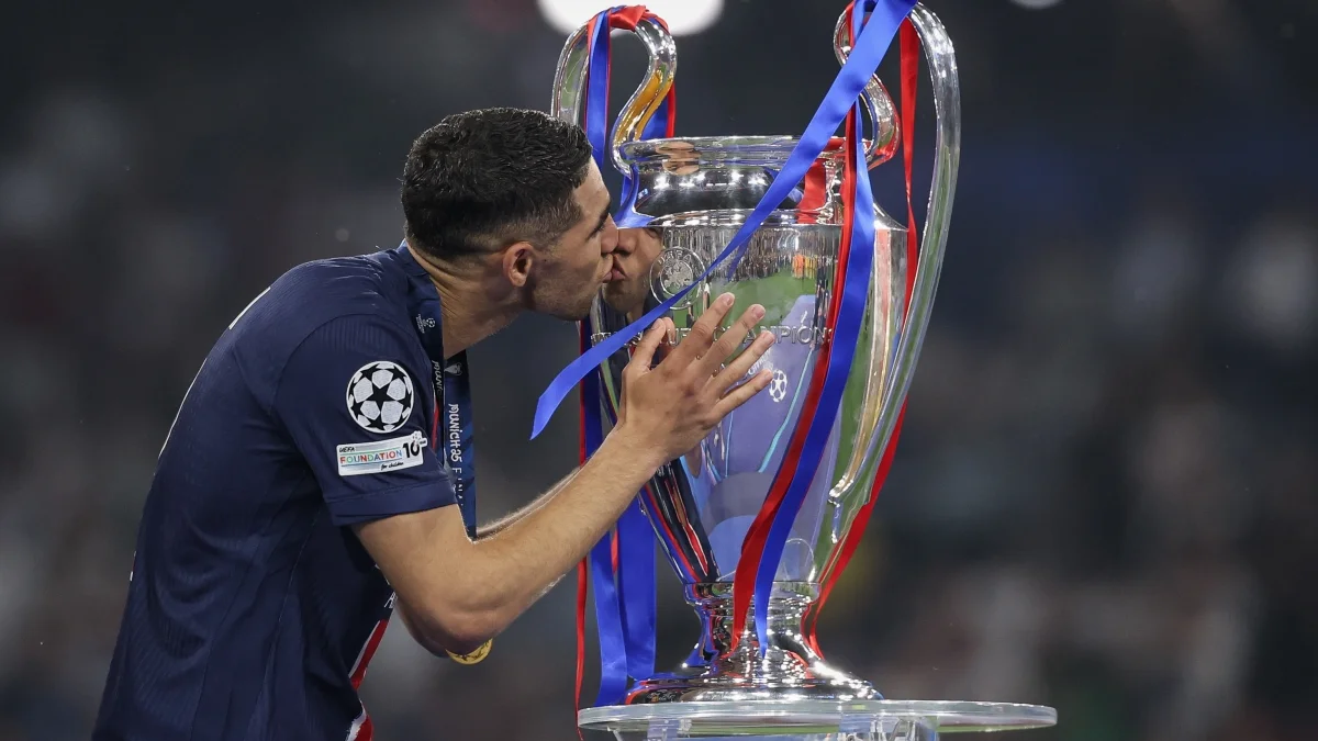 Ашраф Хакими / фото: Alex Pantling - UEFA/UEFA via Getty Images