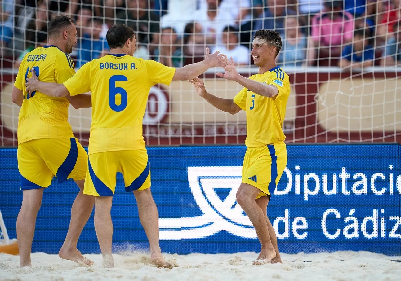 Чоловіча збірна України з пляжного футболу / фото: BeachSoccerWorldwide