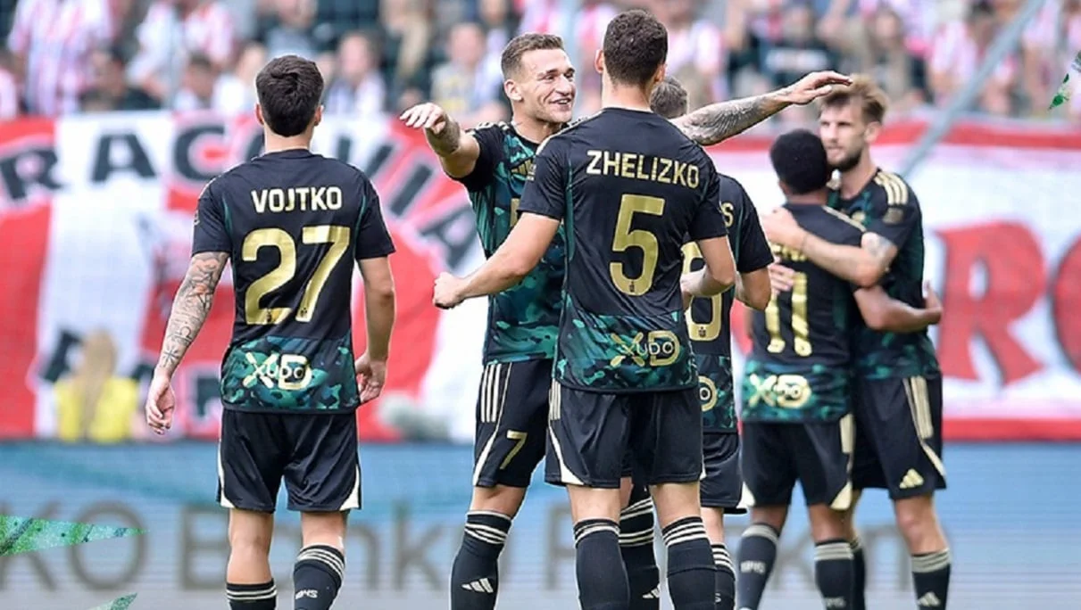 Богдан В'юнник та Іван Желізко (по центру) / фото: прес-служба Лехії