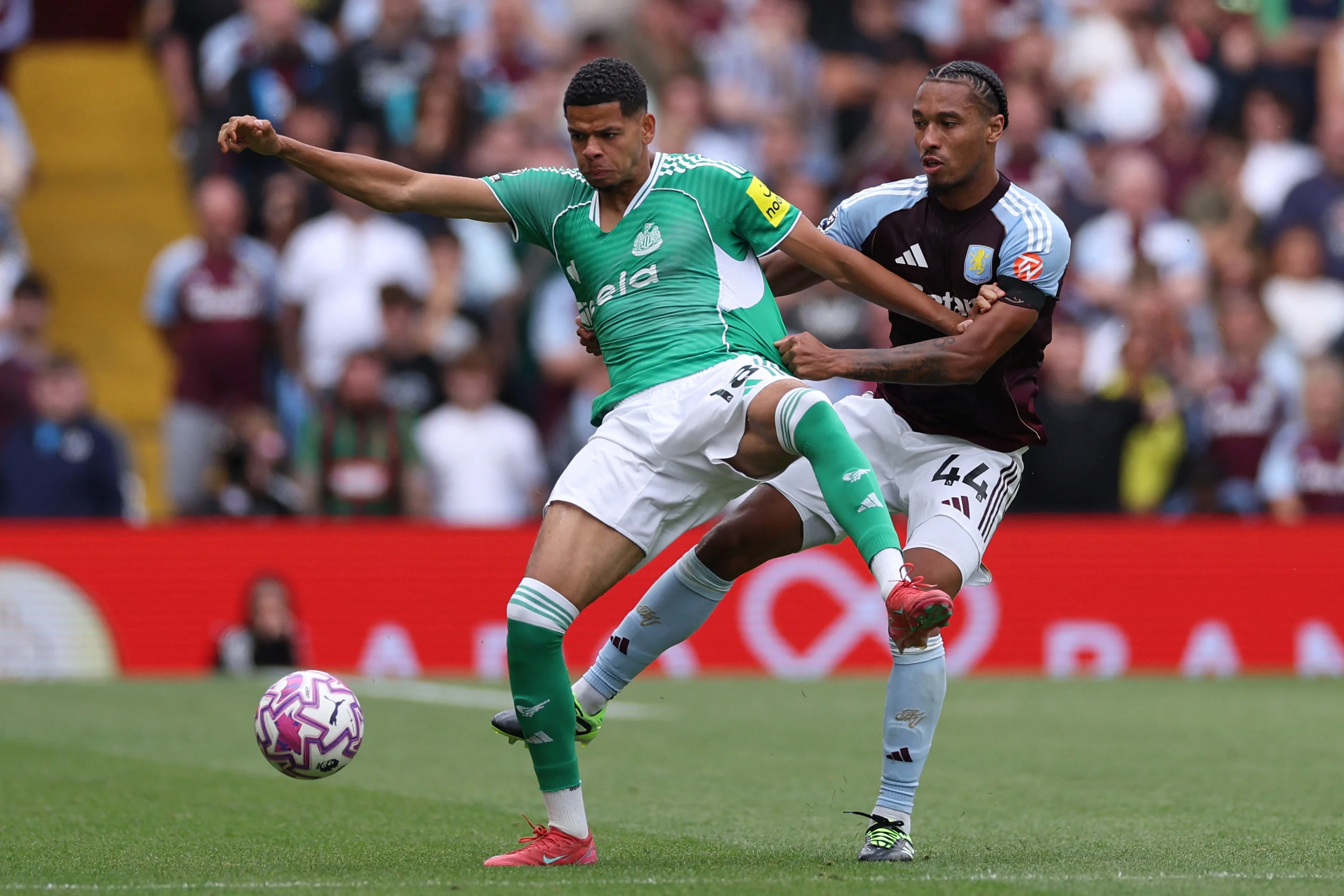 Астон Вілла – Ньюкасл – 0:0 / ADRIAN DENNIS/AFP via Getty Images