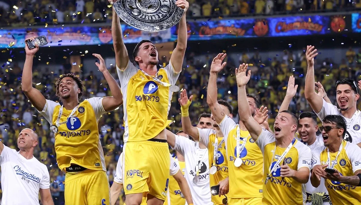 Маккабі Тель-Авів святкує чемпіонство / фото: ФК Маккабі Тель-Авів