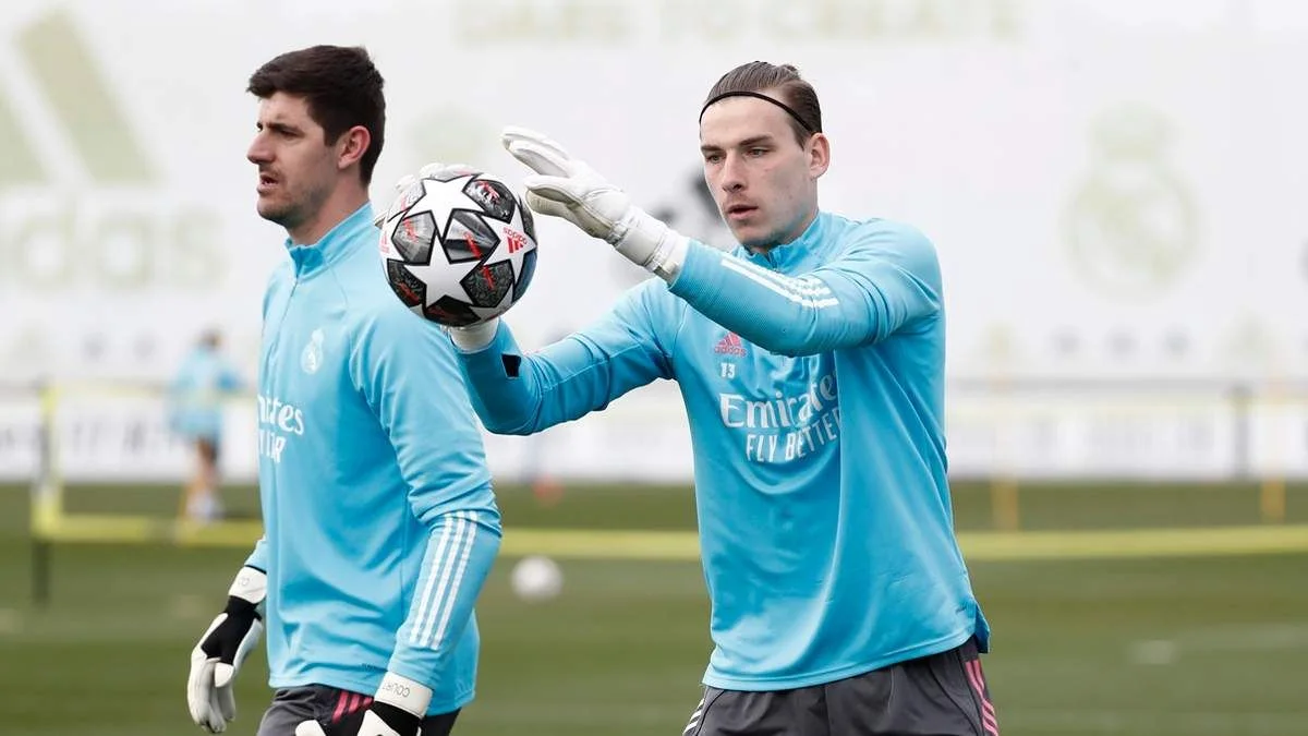 Тібо Куртуа та Андрій Лунін / фото: Antonio Villalba/Real Madrid via Getty Images