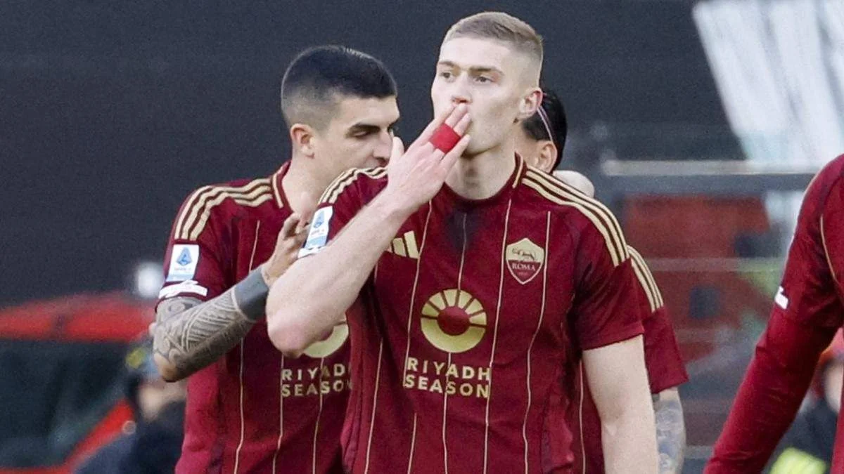 Фото к новости: Довбик узнал свою роль на первый официальный матч Ромы под руководством Гасперини – стартовые составы