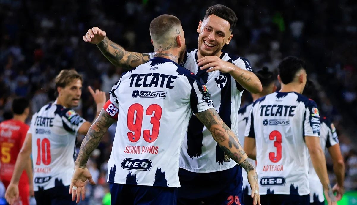 Серхио Рамос и Лукас Окампос / фото: Alfredo Lopez/Jam Media/Getty Image