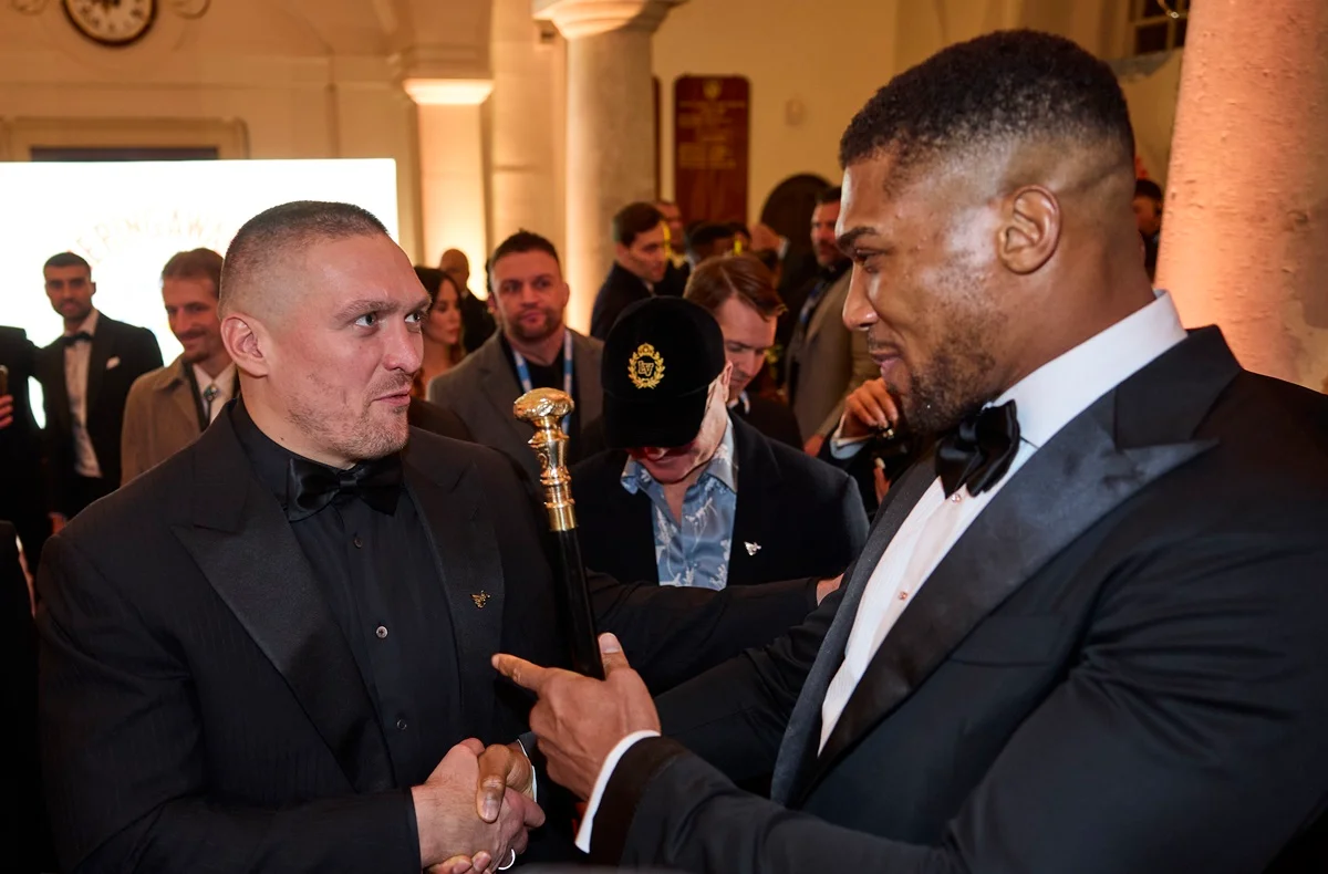 Олександр Усик та Ентоні Джошуа / Getty Images