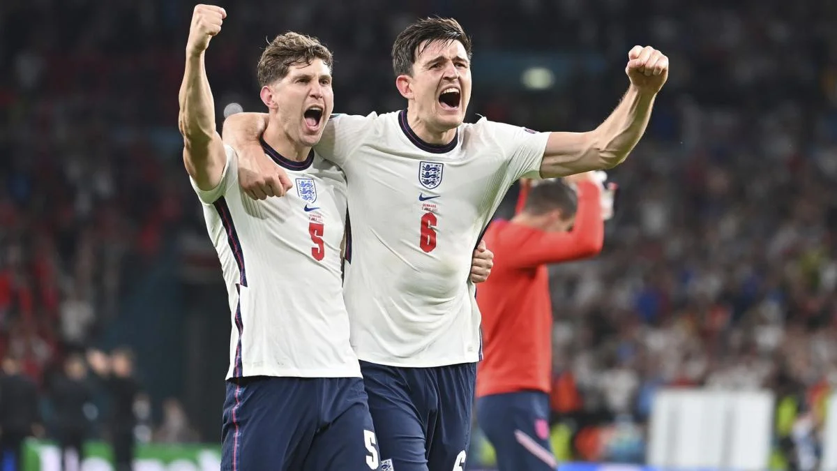 Джон Стоунз (ліворуч) / Maxppp